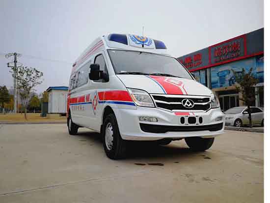 上汽大通長軸高頂救護車