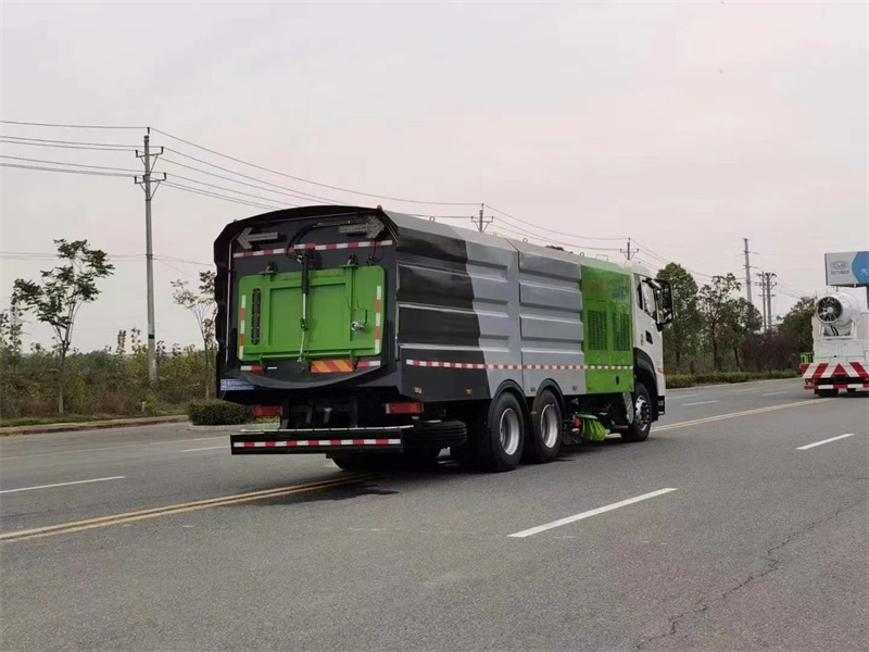 湖北程力東風(fēng)天龍大型洗掃車(chē)